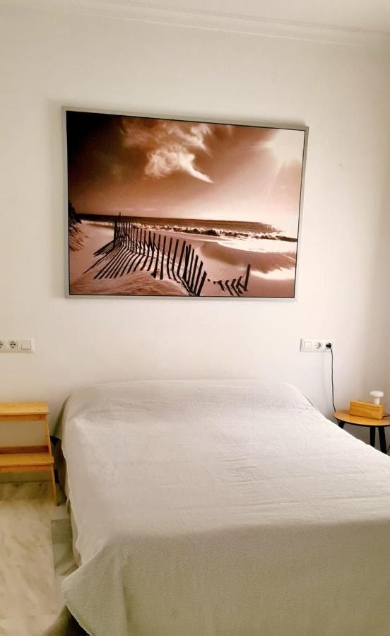 Apartamento A 2 Minutos De La Playa Y Centro ฟูเอนฮิโรลา ภายนอก รูปภาพ