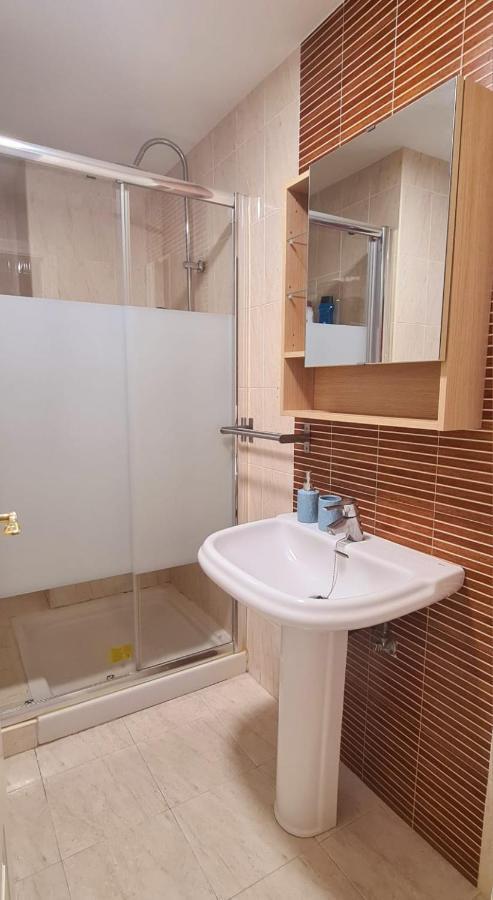 Apartamento A 2 Minutos De La Playa Y Centro ฟูเอนฮิโรลา ภายนอก รูปภาพ